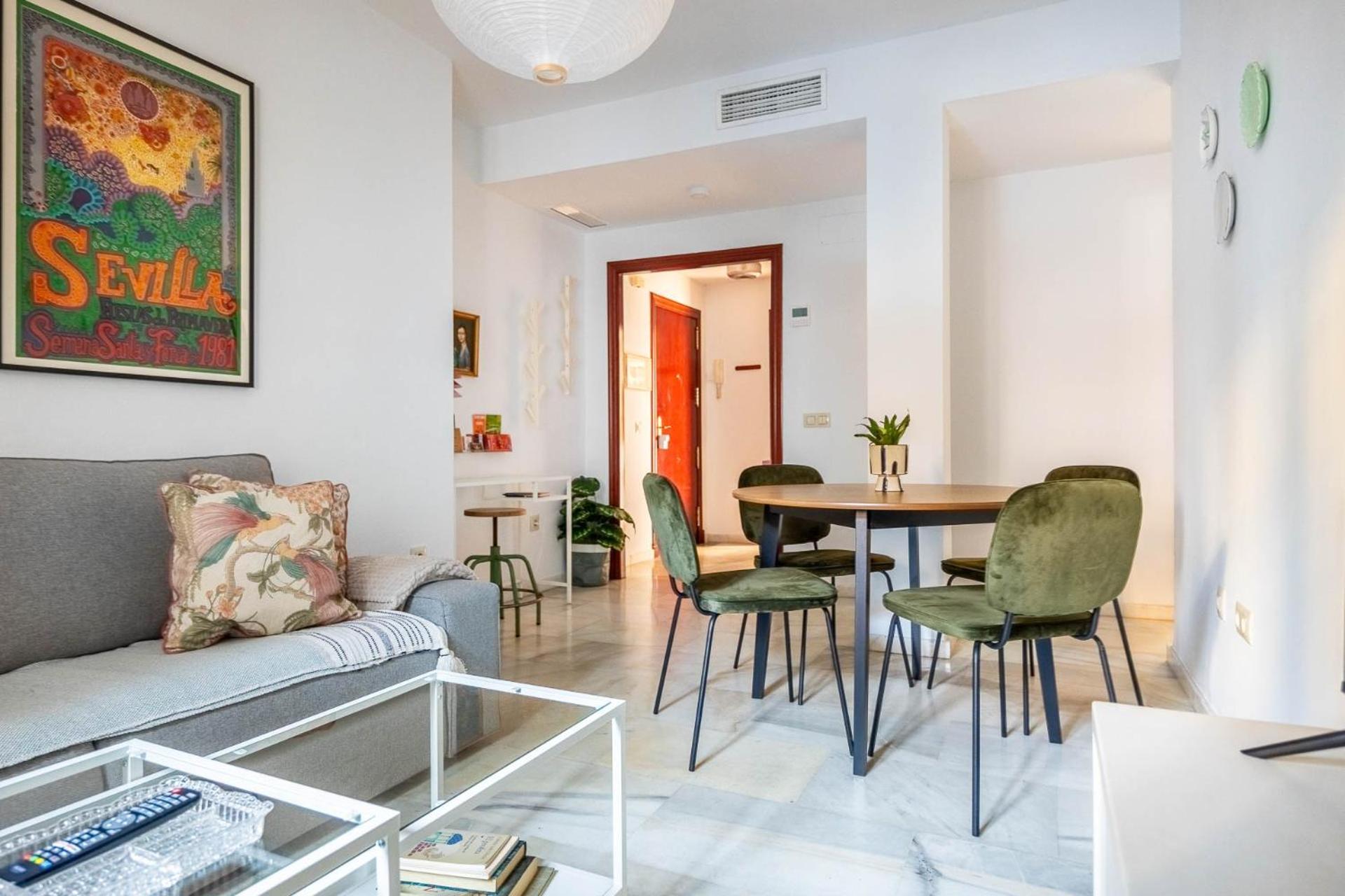 Piso Con Patio Privado Y Parking Nervion Sevilla Exterior foto