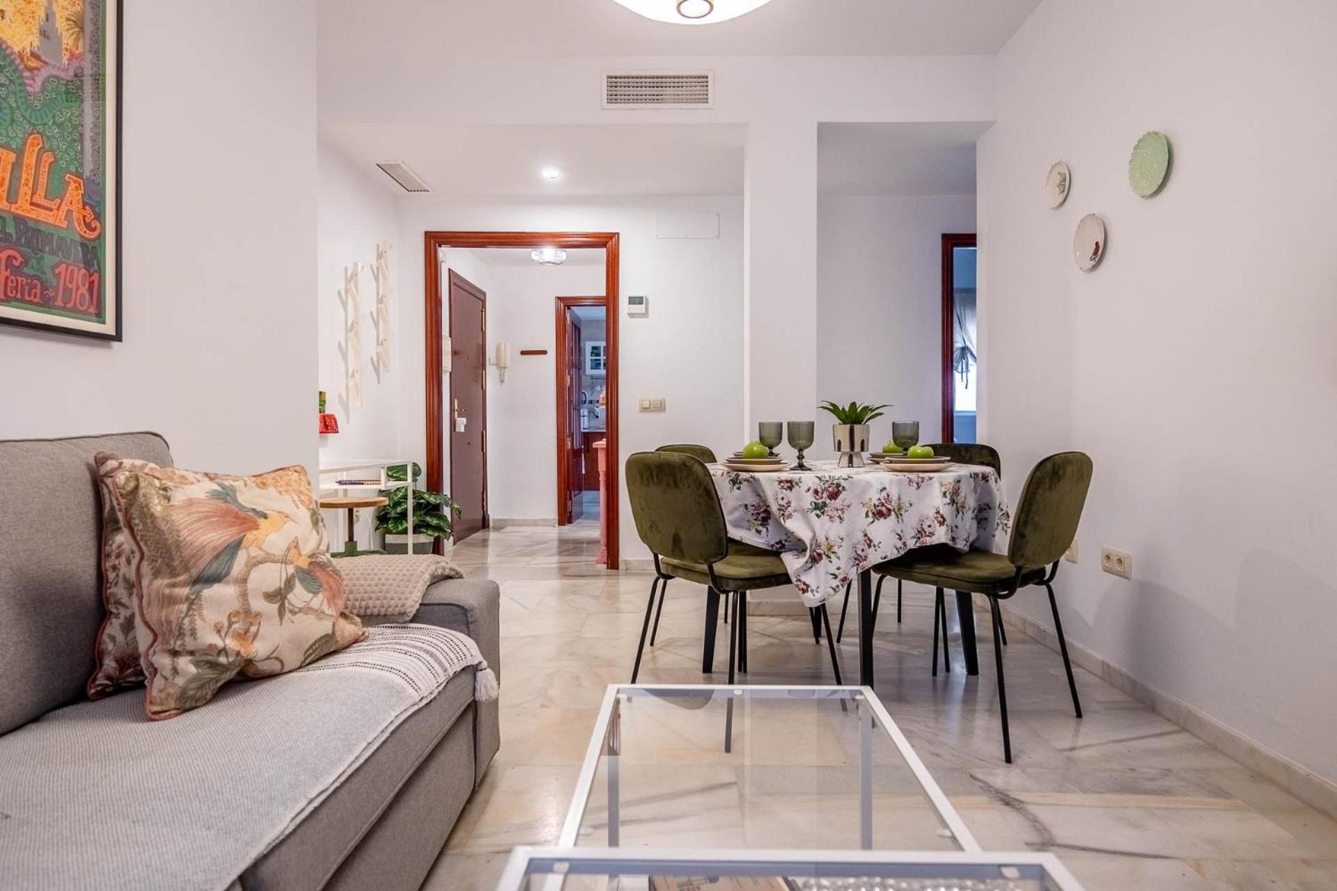 Piso Con Patio Privado Y Parking Nervion Sevilla Exterior foto